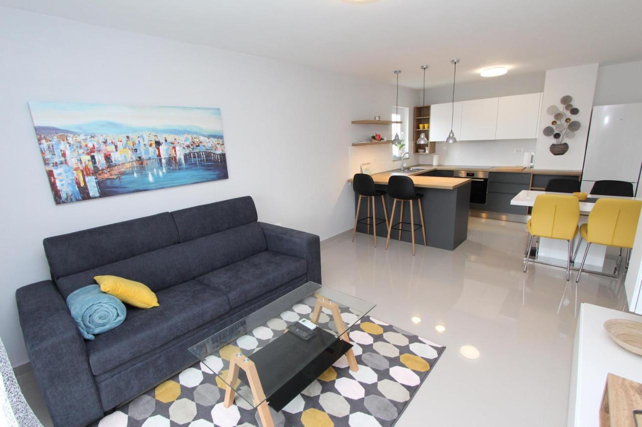 Apartment Sorriso 2 Ровинь Экстерьер фото