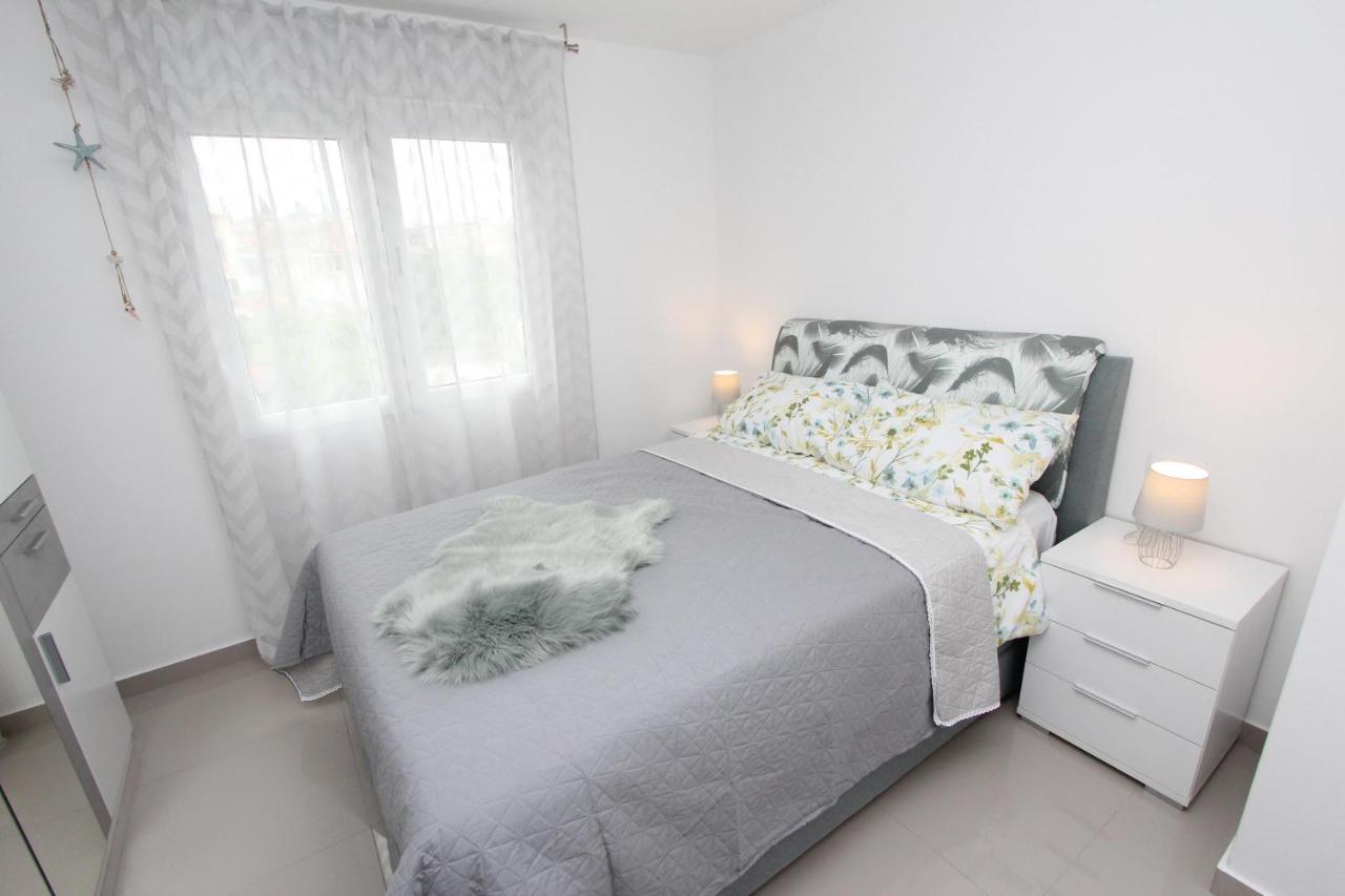 Apartment Sorriso 2 Ровинь Экстерьер фото